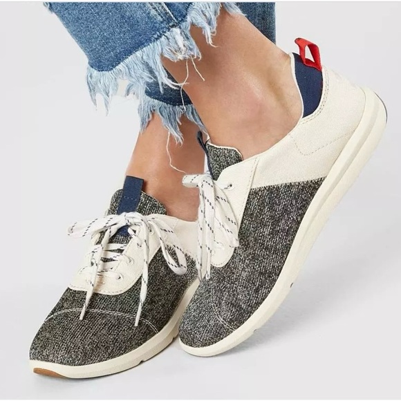 Toms Sneakers - Picture 2 of 6